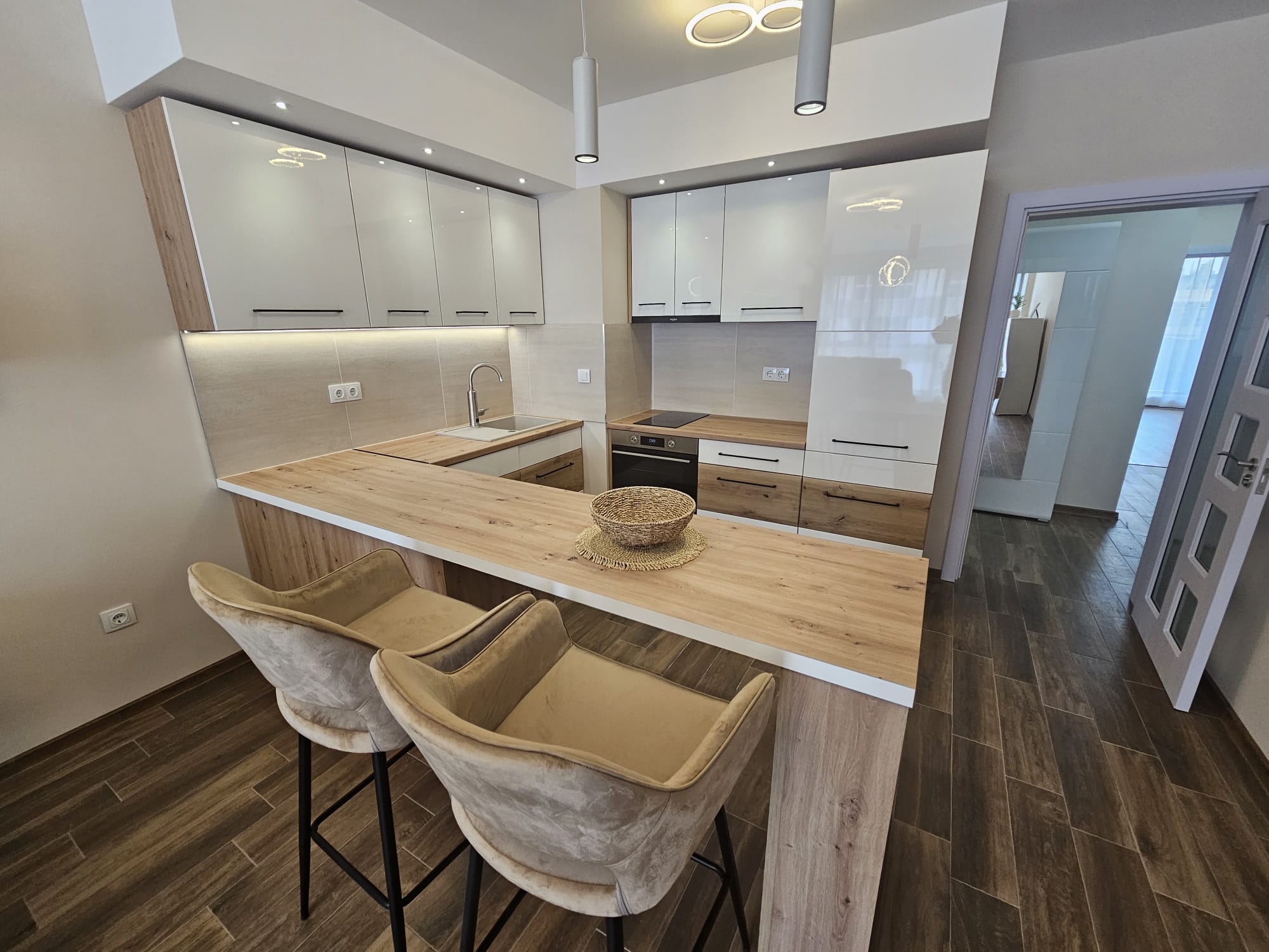 4 identical two bedroom apartments in a new closed building complex — photo 2 (Hristo Smirnenski, Plovdiv)