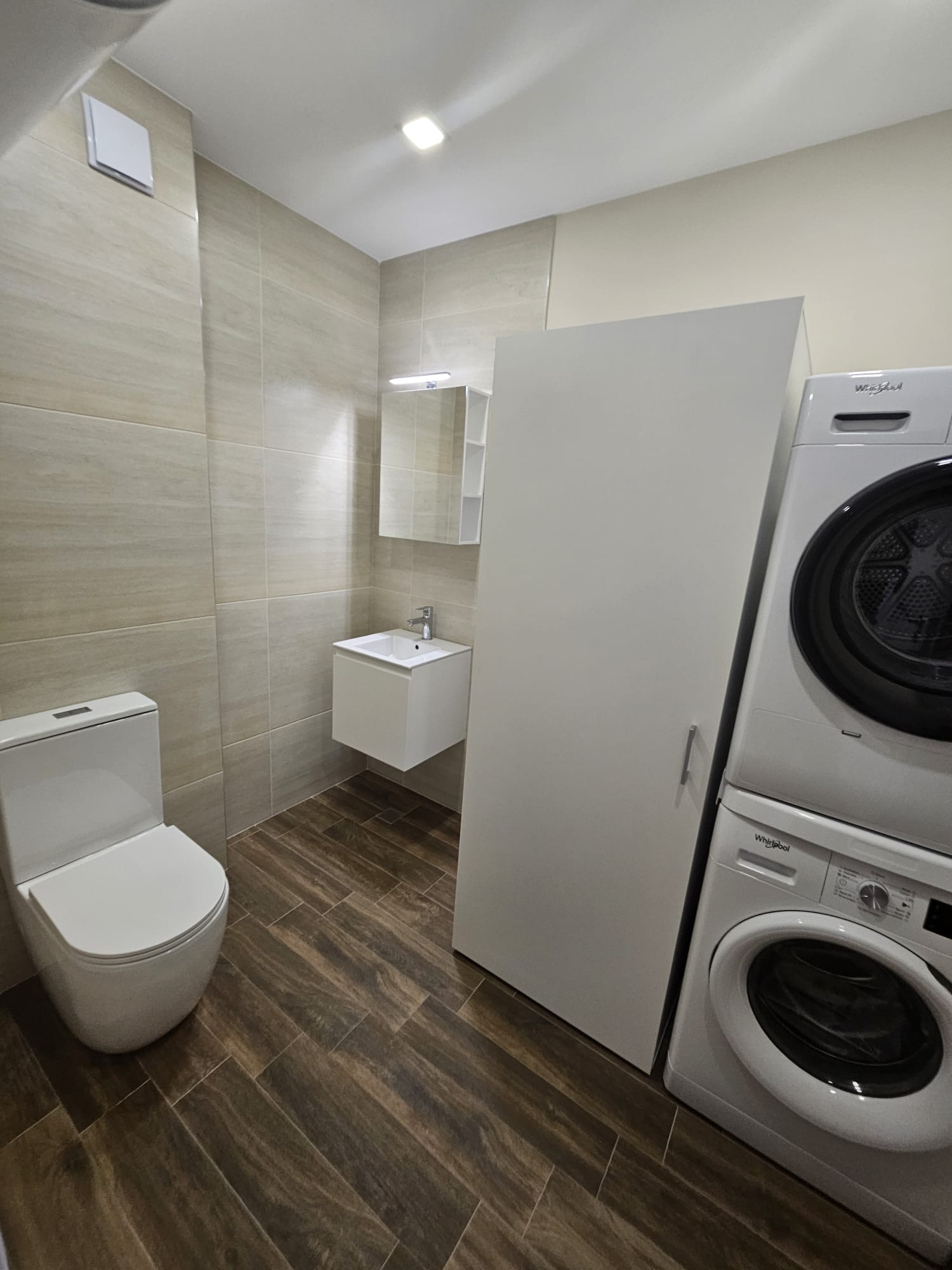 4 identical two bedroom apartments in a new closed building complex — photo 6 (Hristo Smirnenski, Plovdiv)