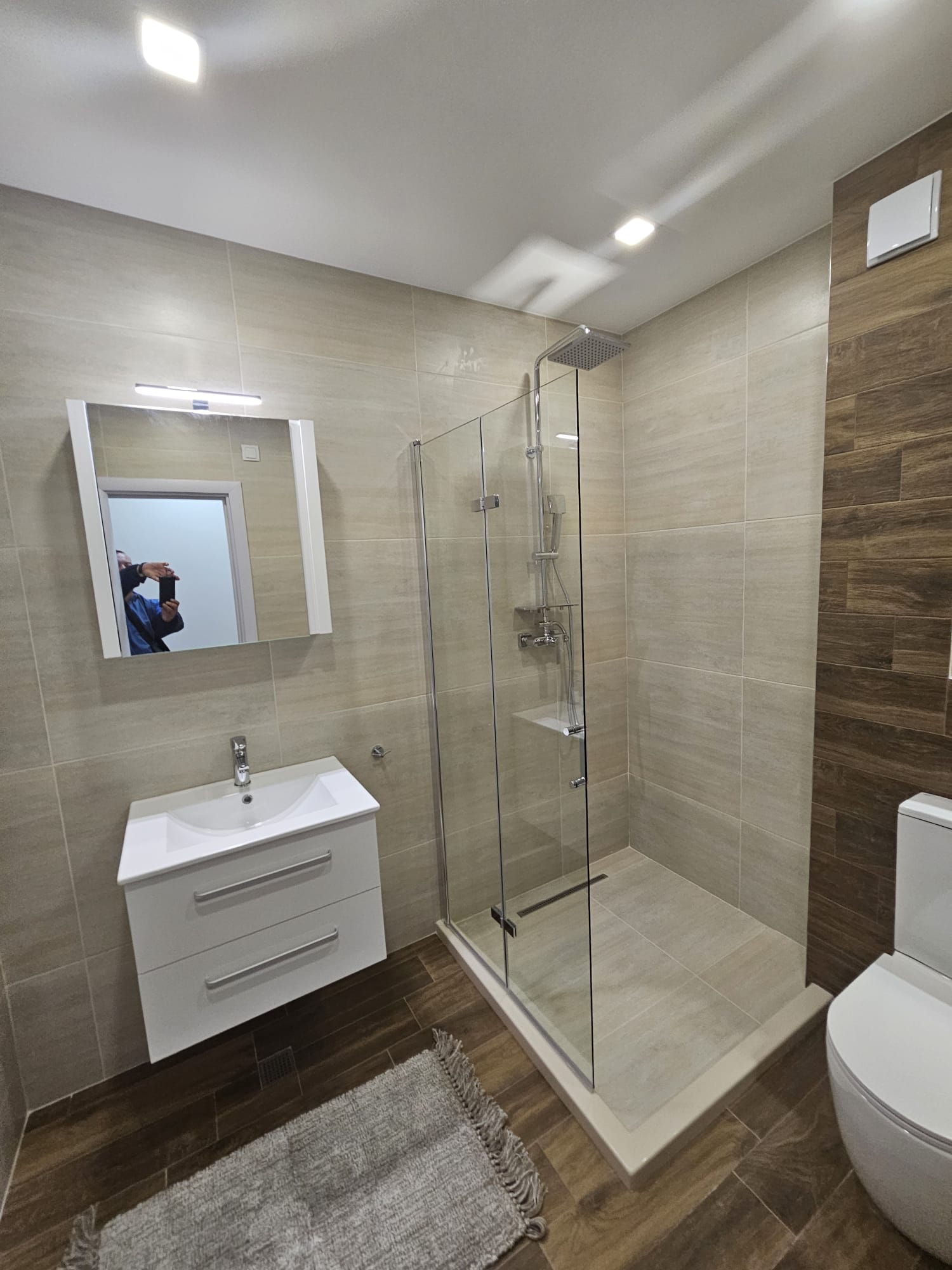 4 identical two bedroom apartments in a new closed building complex — photo 7 (Hristo Smirnenski, Plovdiv)