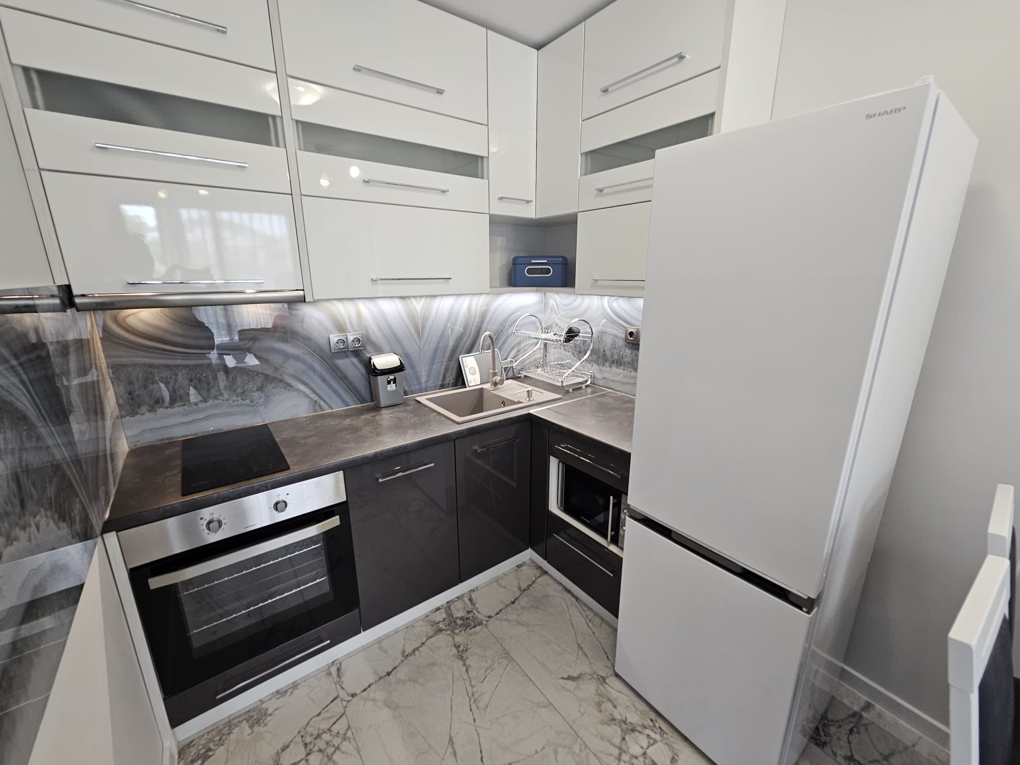 Brand new luxury 1-bedroom apartment in a new building complex — снимка 3 (Medical University, Пловдив)