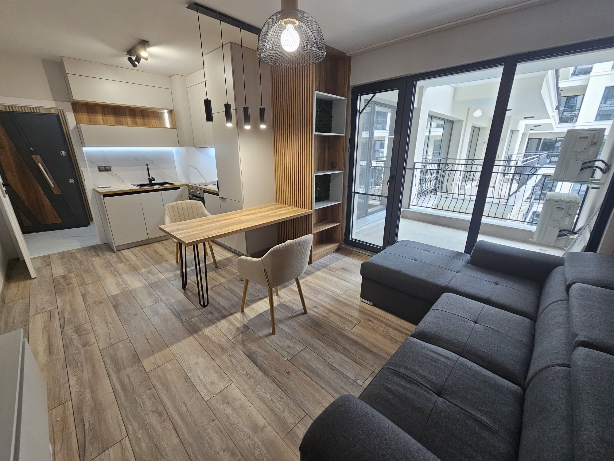 Brand new luxury 1-bedroom apartments — снимка 2 (Medical University, Пловдив)