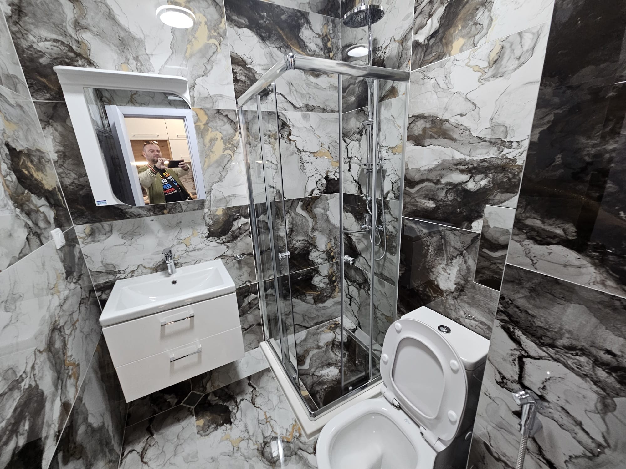 Brand new luxury studio apartment — снимка 2 (Hristo Smirnenski, Пловдив)