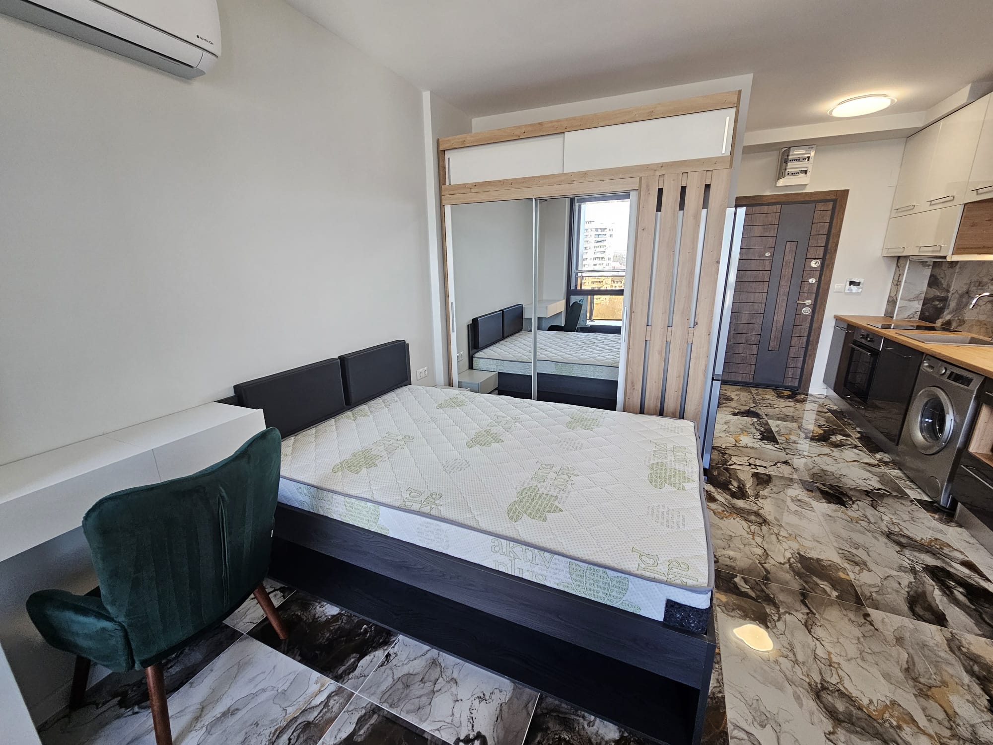 Brand new luxury studio apartment — снимка 3 (Hristo Smirnenski, Пловдив)