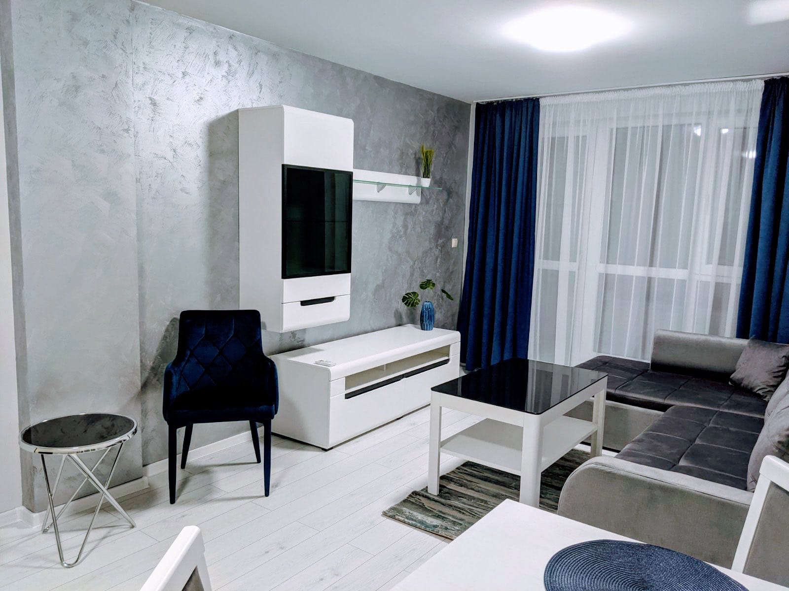 Brand new luxury 1-bedroom apartment — снимка 2 (Medical University, Пловдив)
