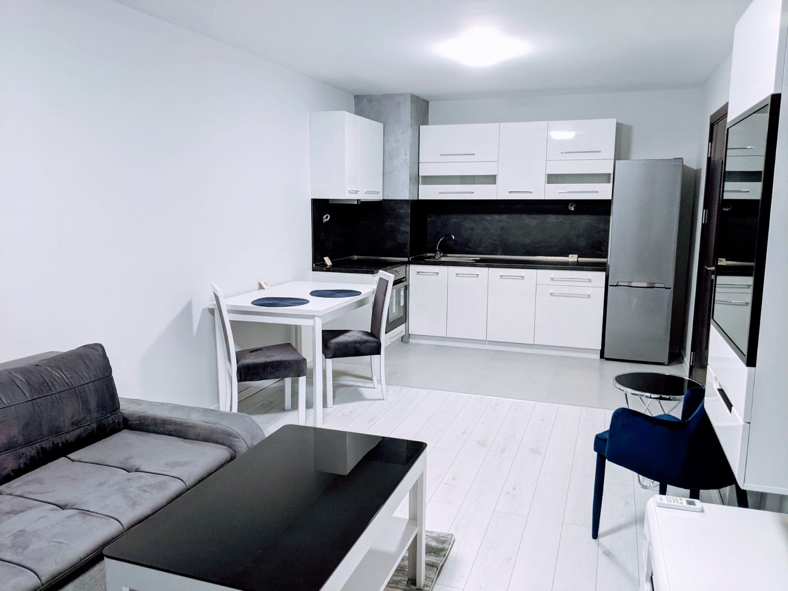 Brand new luxury 1-bedroom apartment — снимка 4 (Medical University, Пловдив)