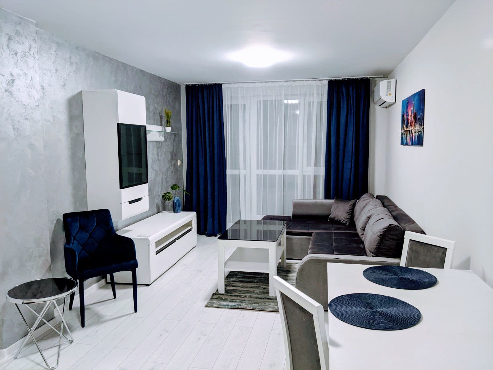 Brand new luxury 1-bedroom apartment