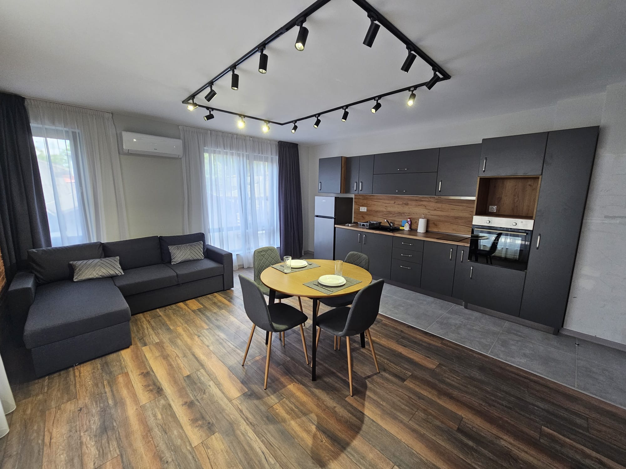 Brand new luxury 1-bedroom apartment