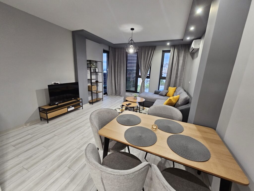 3 identical one bedroom apartments in City park 2 Building complex