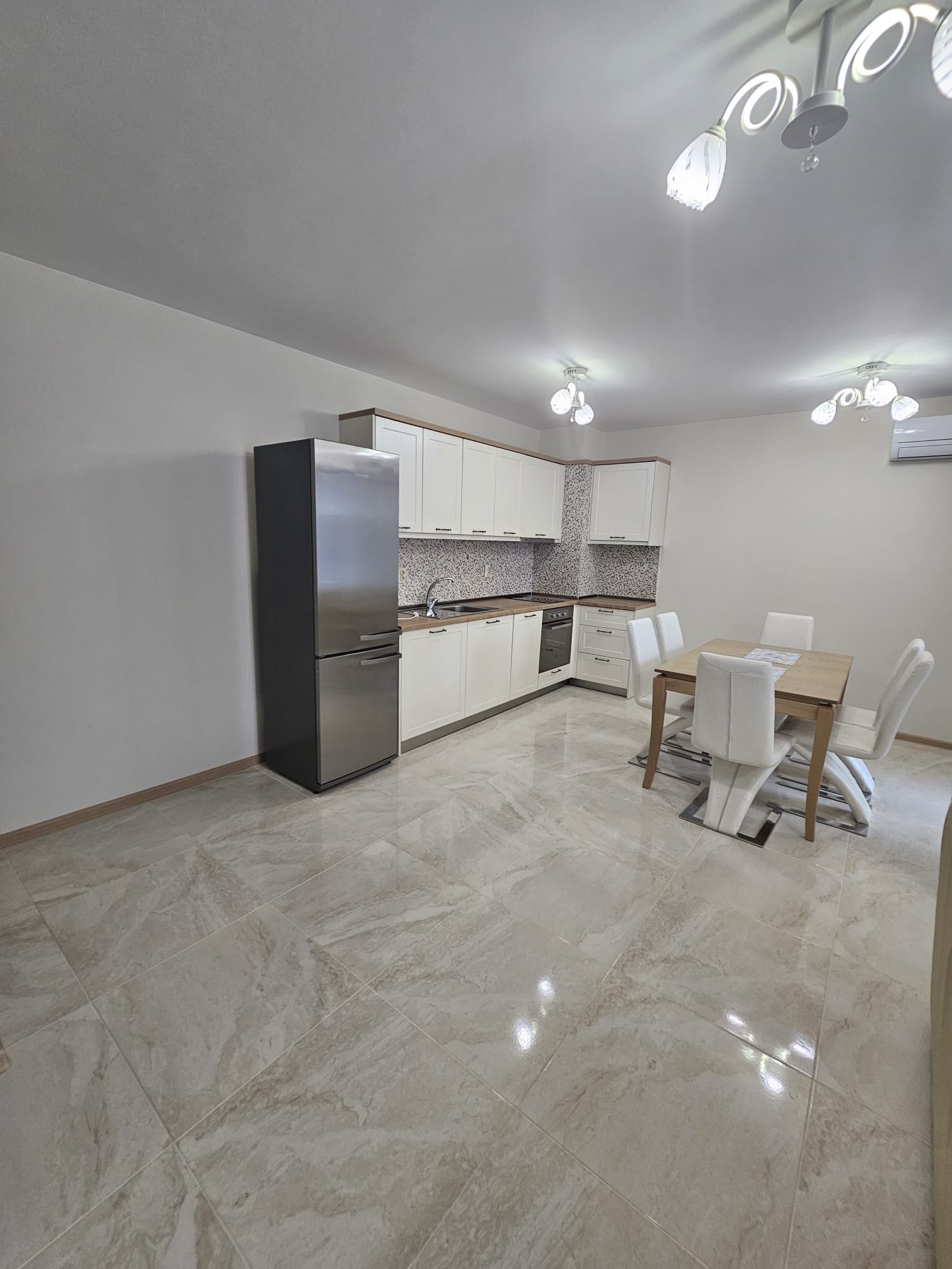 Brand new luxury 1-bedroom apartment with own yard — снимка 3 (Hristo Smirnenski, Пловдив)