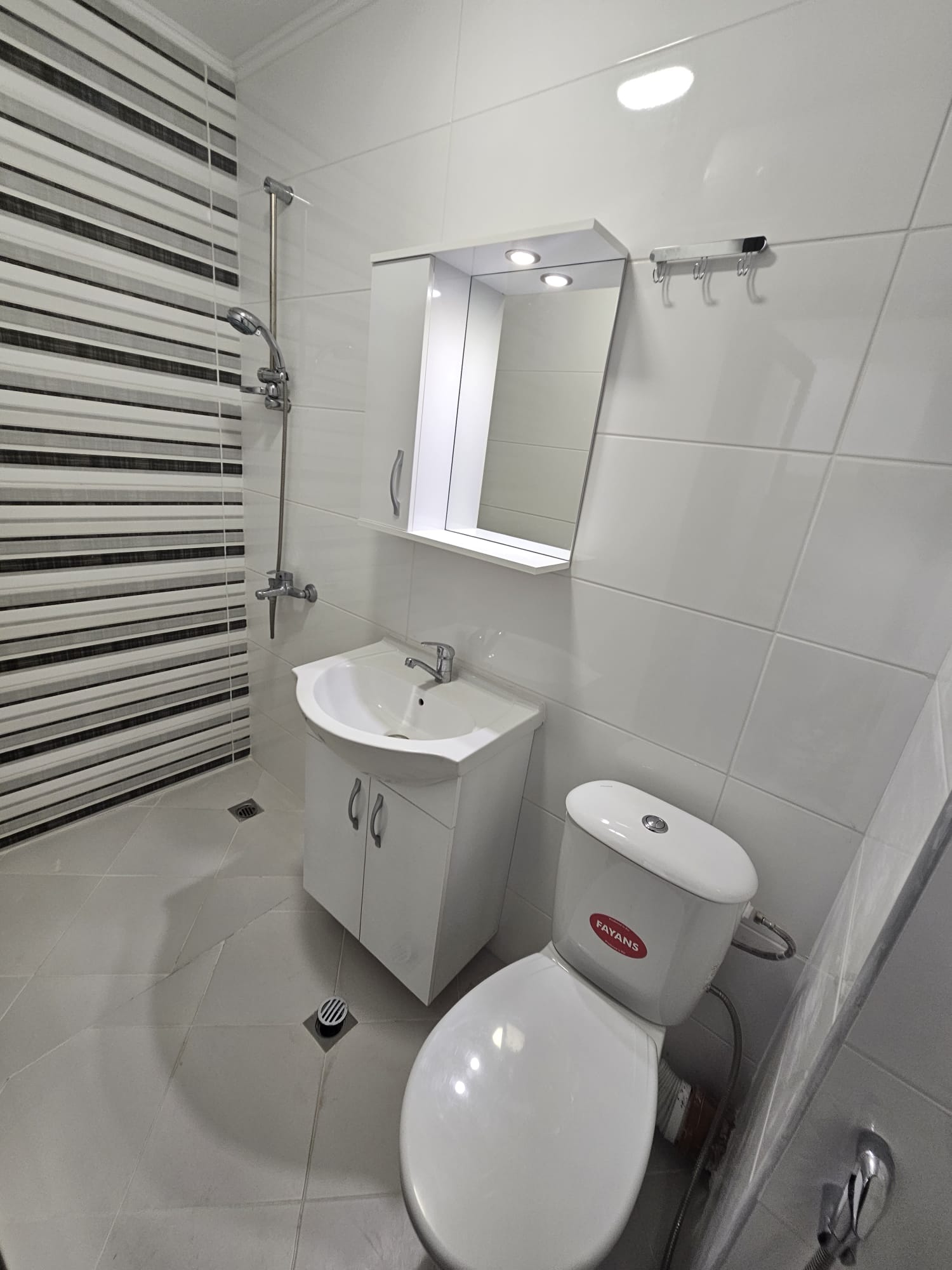 Brand new luxury studio apartments — снимка 2 (Youth Hill, Пловдив)