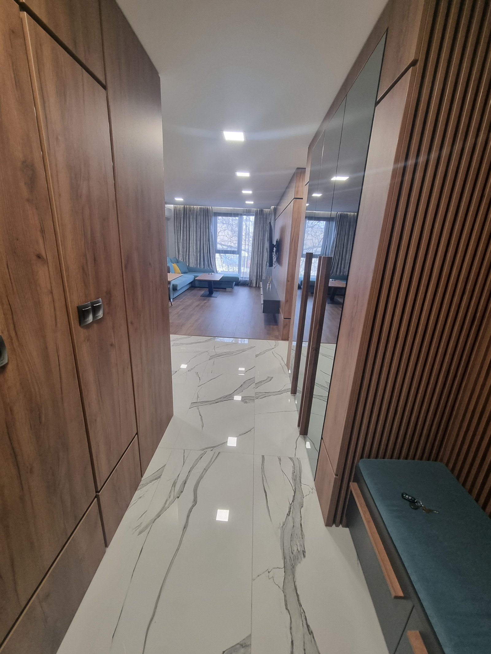 Luxury 1-bedroom Apartment — снимка 8 (Kamenitza 1, Пловдив)