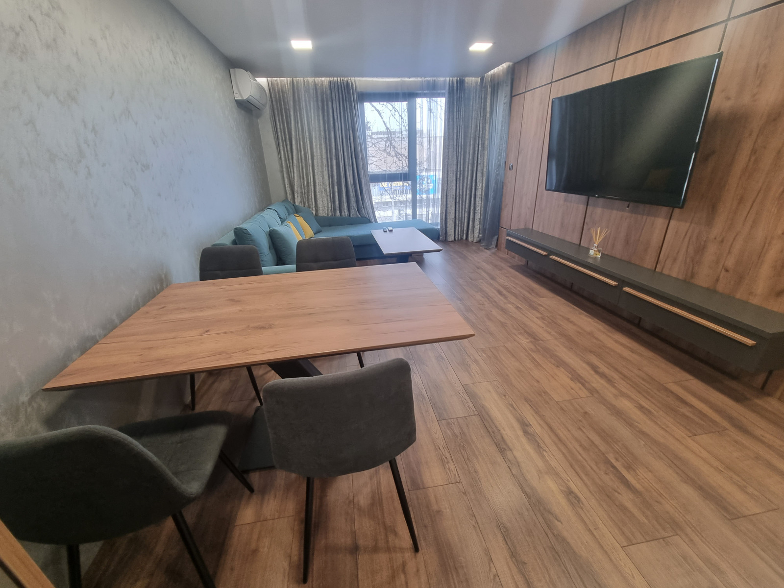 Luxury 1-bedroom Apartment — снимка 14 (Kamenitza 1, Пловдив)
