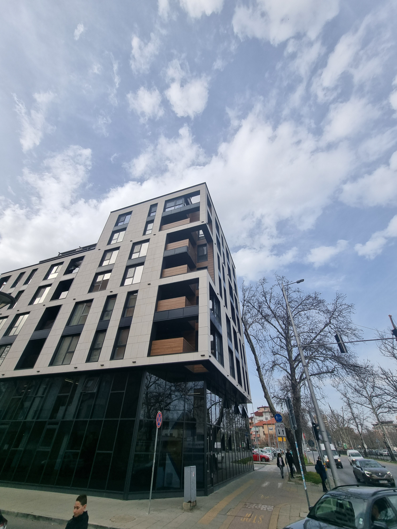 Luxury 1-bedroom Apartment — снимка 2 (Kamenitza 1, Пловдив)