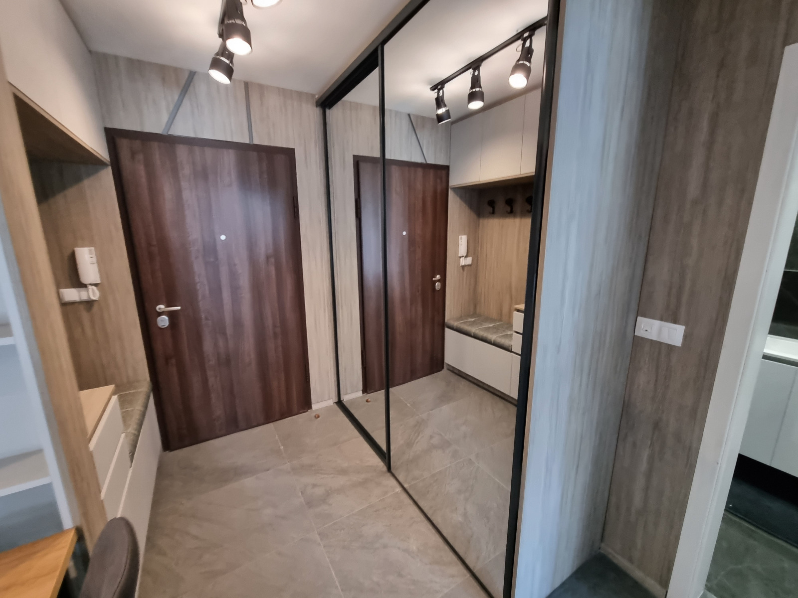 Luxury 1-bedroom apartment — снимка 11 (Youth Hill, Пловдив)