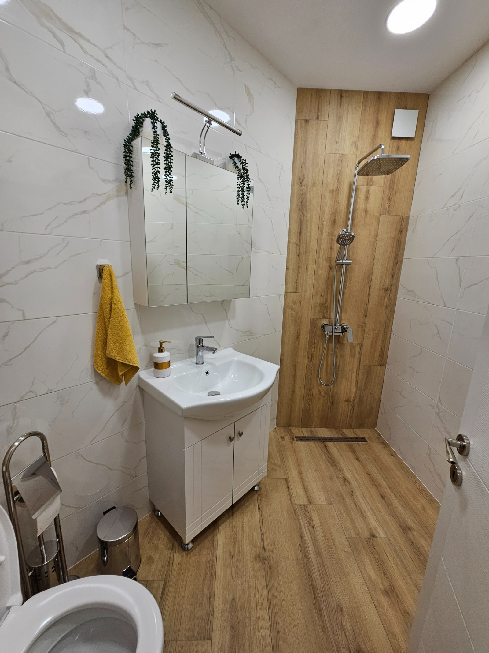 Brand new luxury 1-bedroom Apartment — снимка 10 (Hristo Smirnenski, Пловдив)