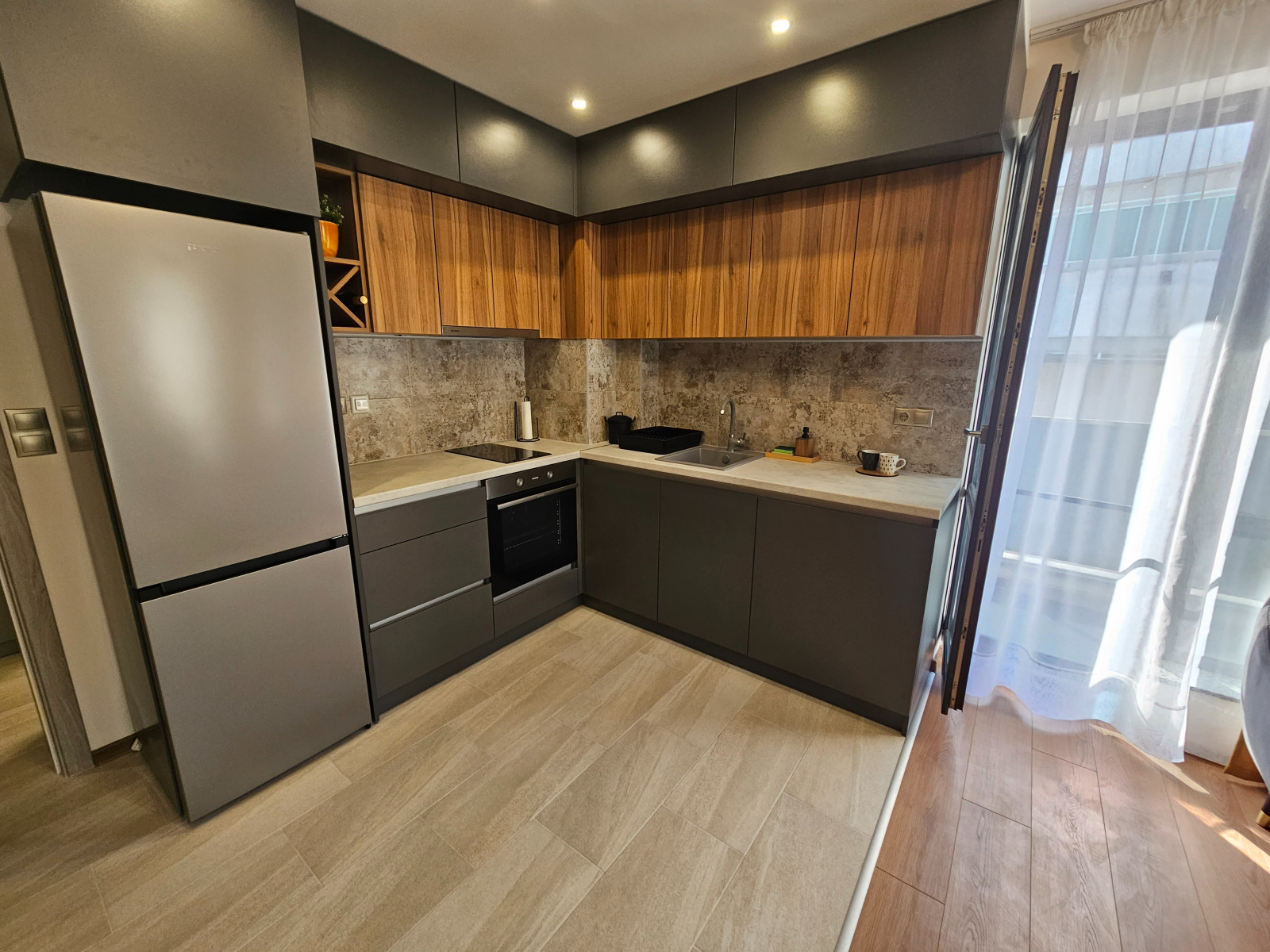Luxury 1-bedroom apartment — снимка 7 (Karshiyaka, Пловдив)