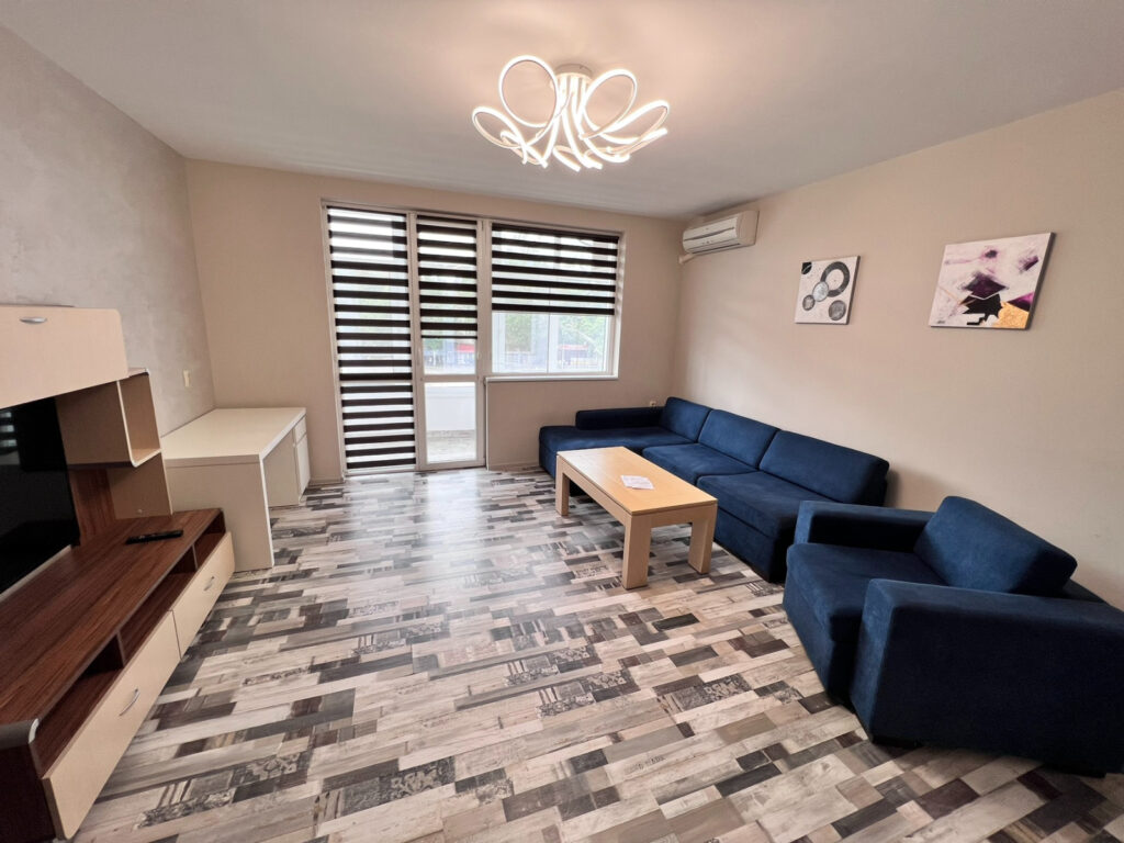 Fully renovated 2-bedroom apartment