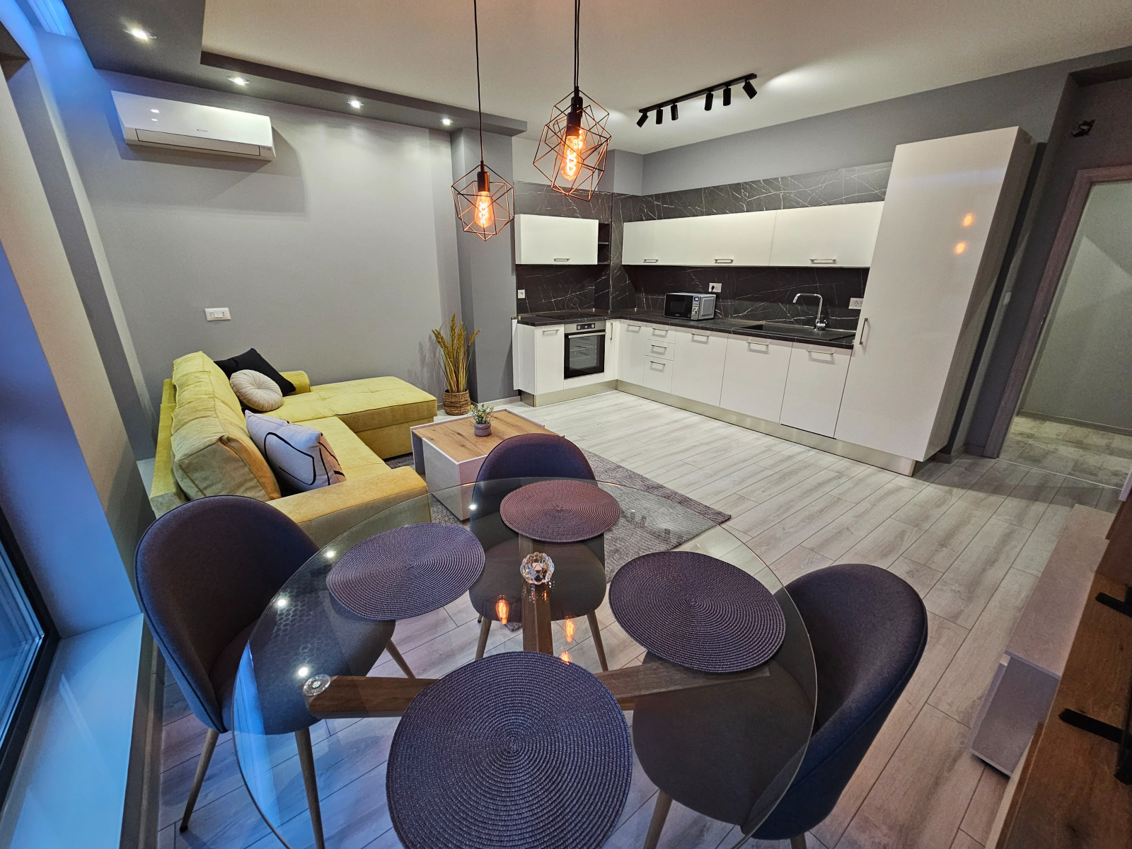 2-bedroom apartment — снимка 2 (Hristo Smirnenski, Пловдив)