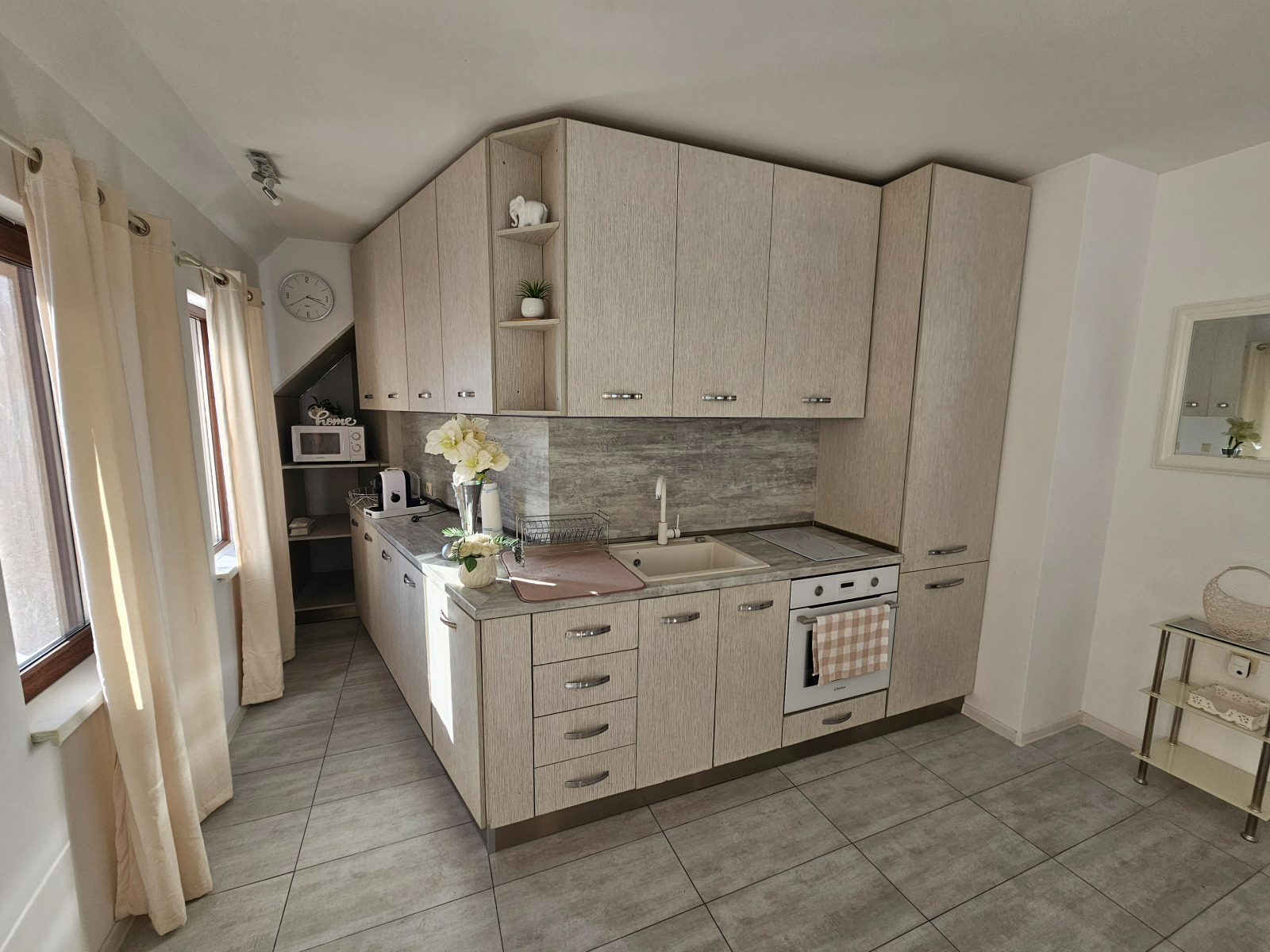 2-bedroom apartment — снимка 10 (Karshiyaka, Пловдив)
