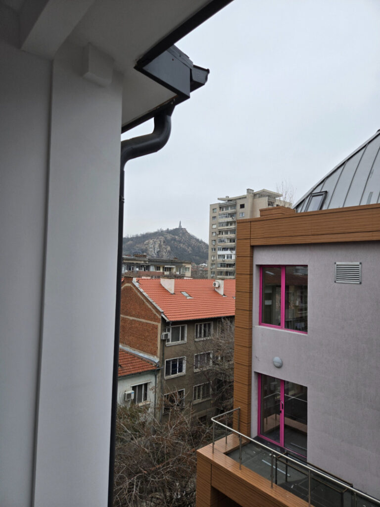 Luxury Studio Opposite of MU — снимка 8 (Medical University, Пловдив)
