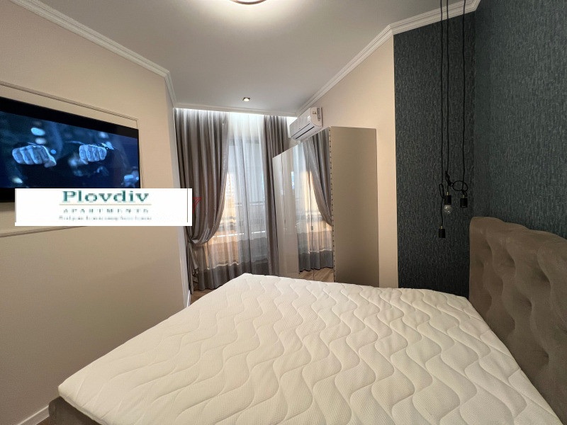 Luxury 1-bedroom in Youth Hill — снимка 3 (Youth Hill, Пловдив)