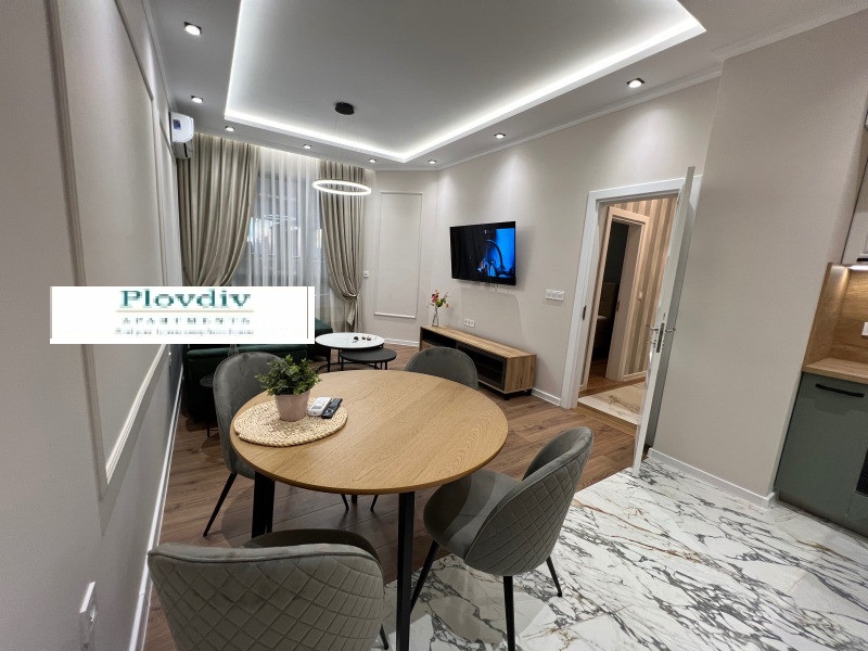 Luxury 1-bedroom in Youth Hill — снимка 2 (Youth Hill, Пловдив)