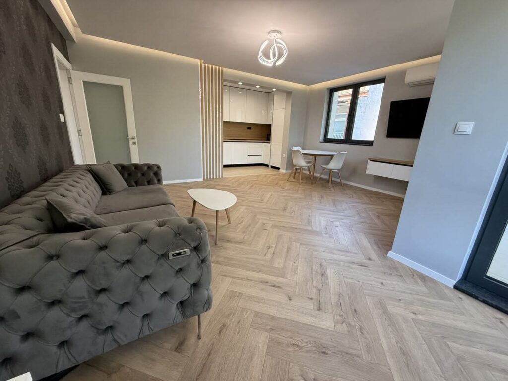 Luxury 1 bedroom Near the MU